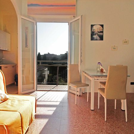 Appartamento Del Sole Ντεζεντσάνο ντελ Γκάρντα Εξωτερικό φωτογραφία